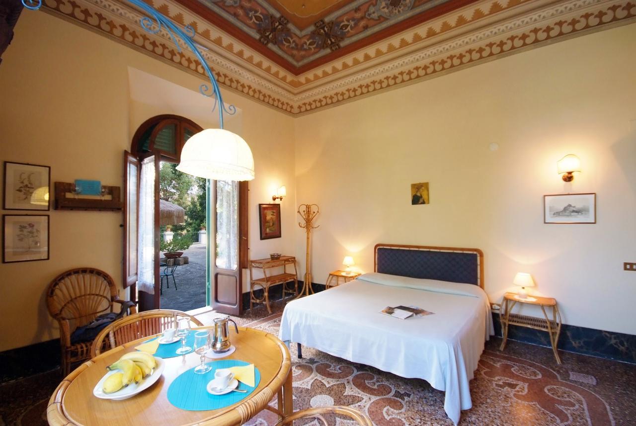 Villa Teresa Порт-Аццурро Экстерьер фото